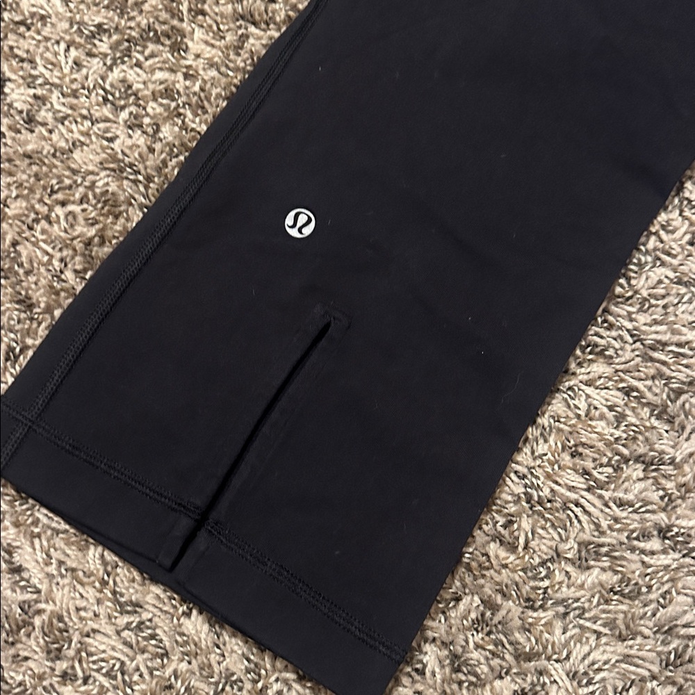 Lululemon Cropped Leggings Size 8 - Picture 3 of 8